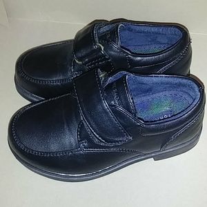 👔🩵📷 Black Shoes